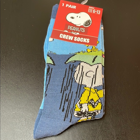 Peanuts Accessories - NWT Peanuts crew socks